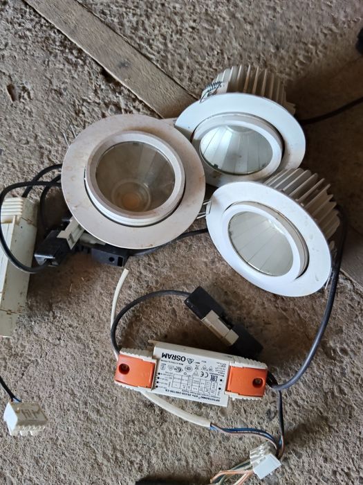 Spoturi /Lampi/becuri