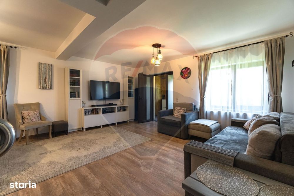 Casa de Poveste - Feldioara, str. Barsei/ 4 camere/ curte!