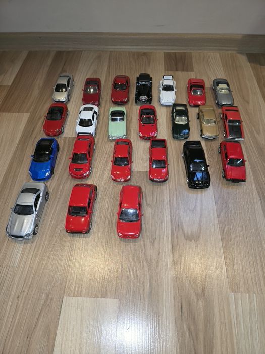 Метални колички (23 броя)