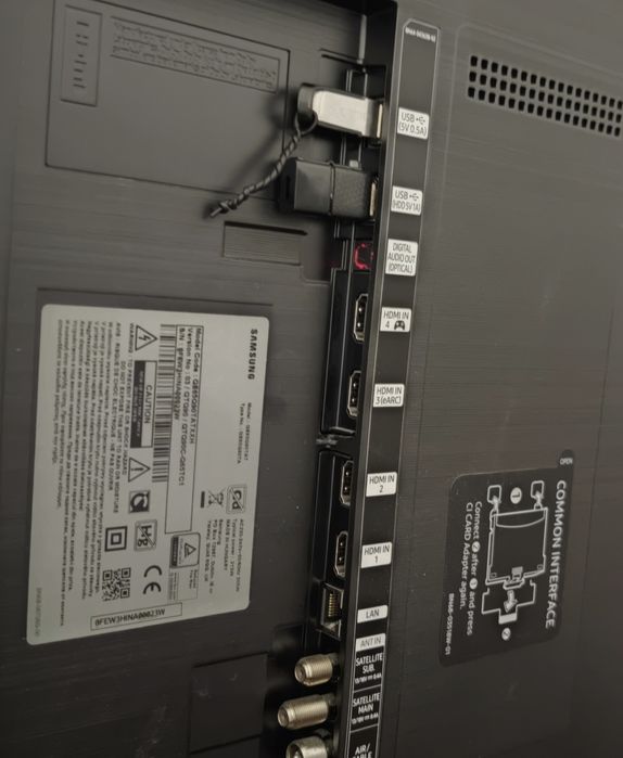 QLED tv Samsung 65 инча, супер запазен