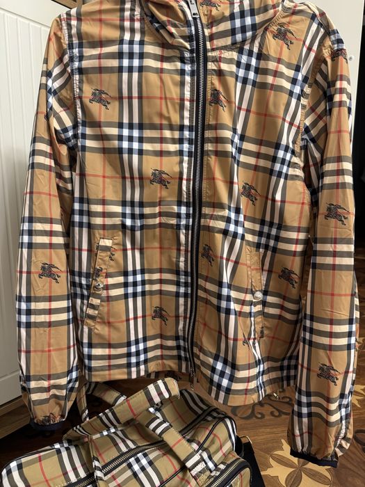 Ветровка Burberry, размер M