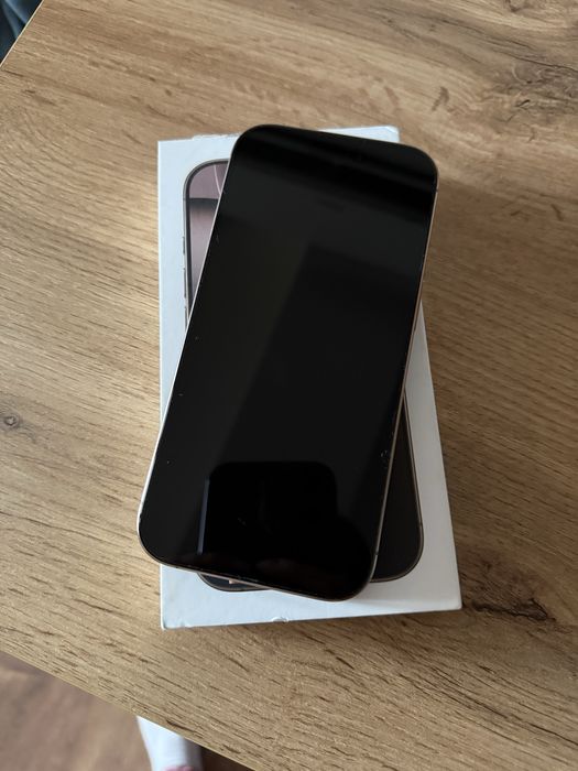 Iphone 16 pro Desert Titanium