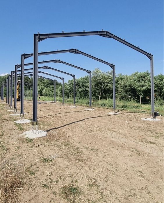 Vand hale si structuri metalice la super preturi