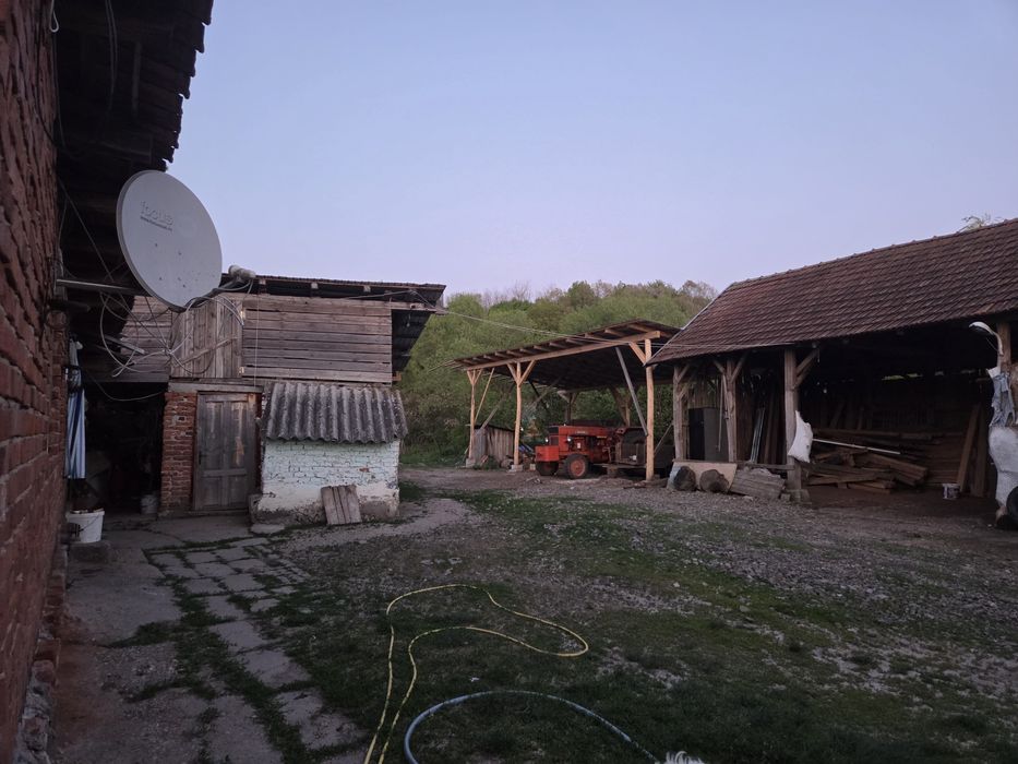 Ofer casă spre vânzare