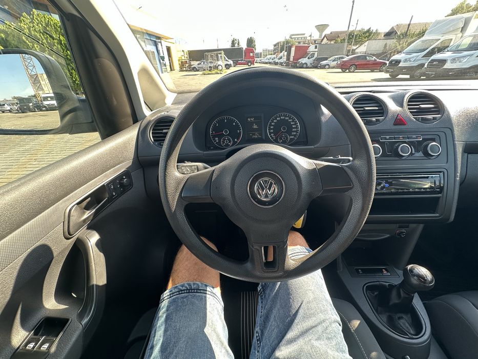 Vand Vw Caddy 1.6 tdi,2011,euro 5,climatic functional,interior deosebit,240000 km trecuti pe factura,import Olanda