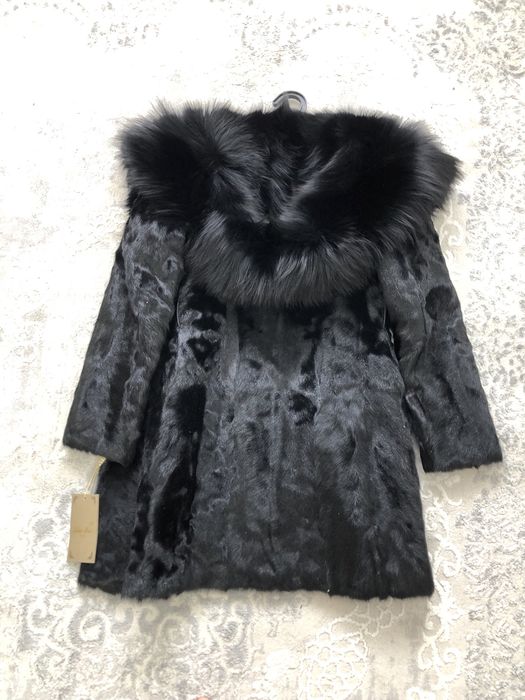 Продам шубу размер 42-44 маломерит
