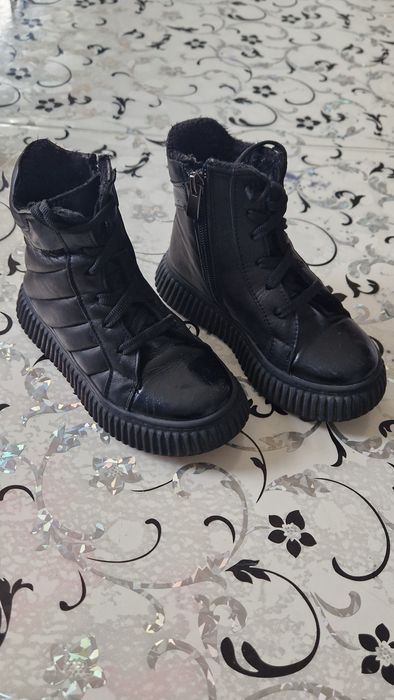 Черни ботушки Понки