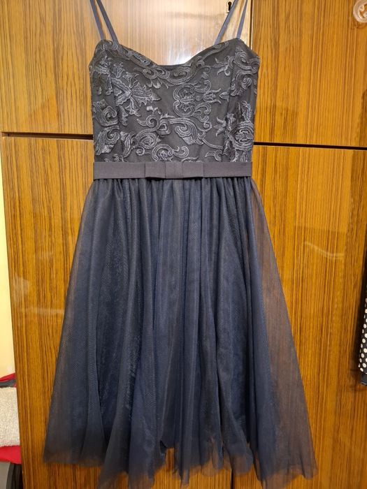 Продавам официални рокли