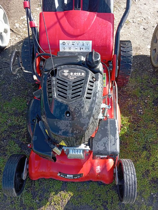 Тракторна косачка и самоходна косачка със стартер