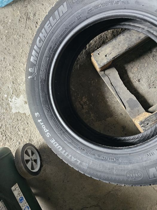 2 anvelope vara 235 60 18 Michelin