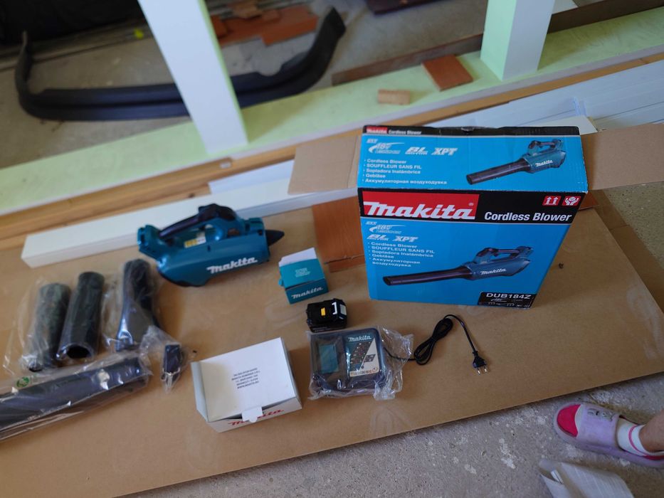 Suflanta pentru frunze MAKITA XPT