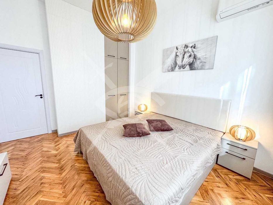 Продава се Тристаен апартамент в София, Център - 90 кв.м за 2805 €/кв.м - Снимка #7