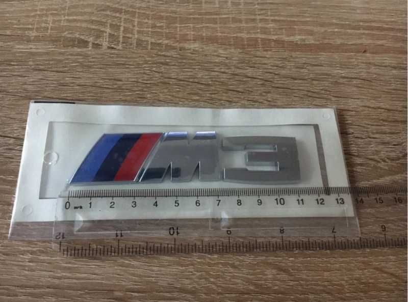 сребриста емблема BMW M3