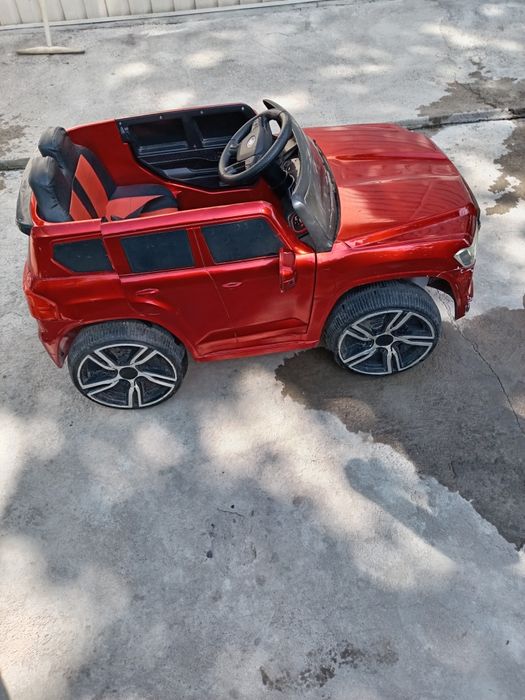 Продам детский автомобиль.