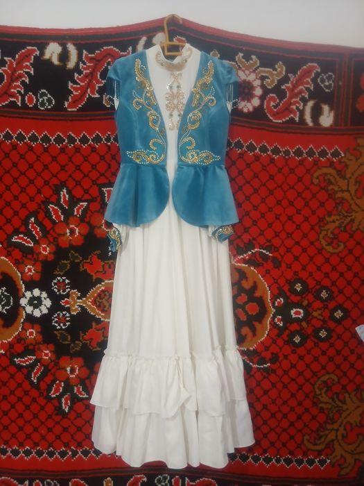 Продаёться платья казахский натциональный