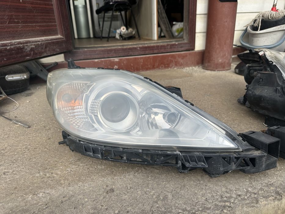 Фар/Фарове за Мазда 5 facelift 2008-2011г.!