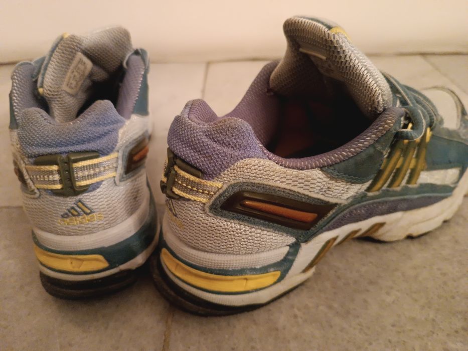 Adidas Torsion Response