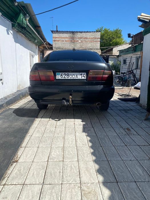 Продам Карину е 1995 г 1.6