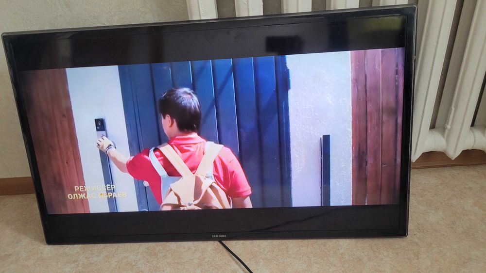 Продам смарт-телевизор Samsung