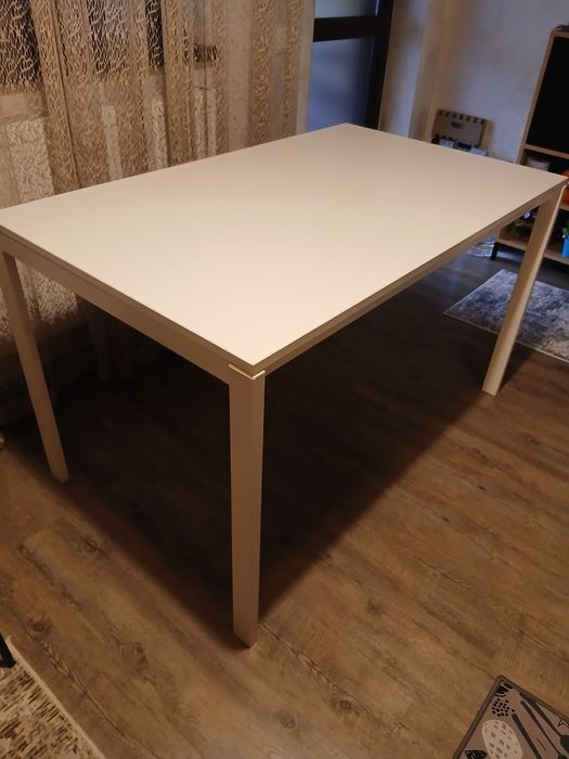 Masa Ikea în stare foarte buna