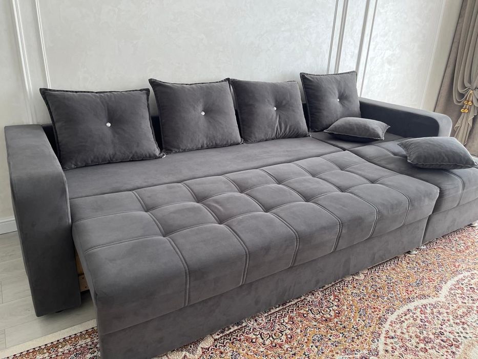 Буу диван в хорошем состоянии