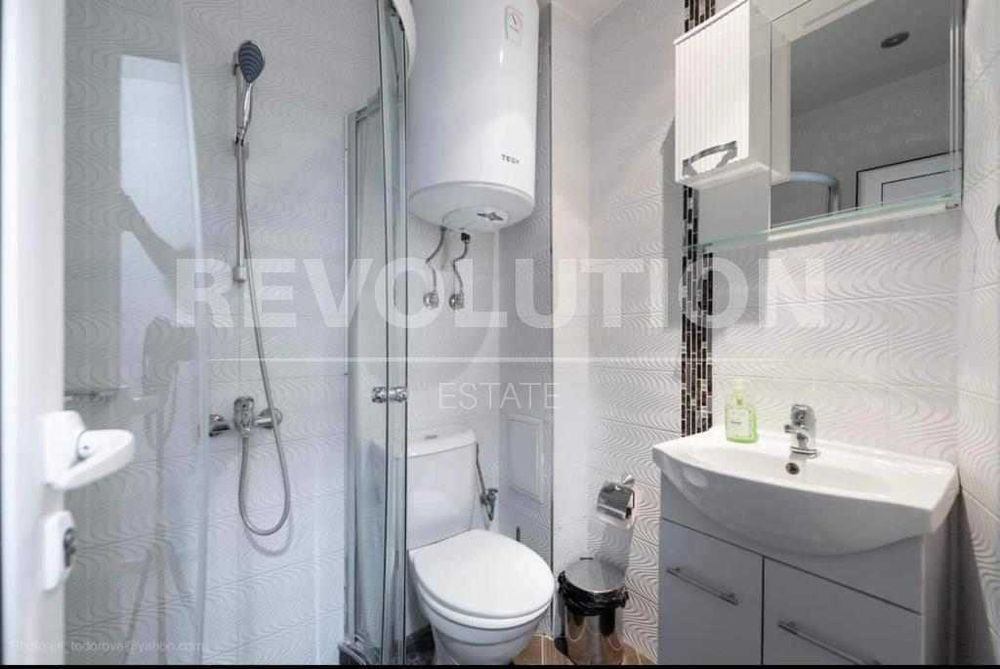 Дава се под наем Двустаен апартамент в Варна, Център - 55 кв.м за 510 € - Снимка #11