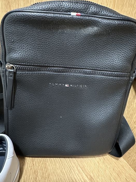Tommy Hilfiger джапанки , кецове и мъжка чанта