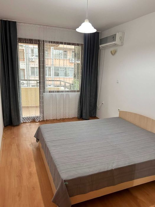 Дава се под наем Двустаен апартамент в Бургас, Лазур - 68 кв.м за 408 € - Снимка #2