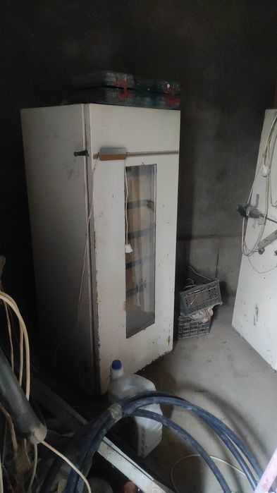 Инкубатор сатылады.Продается инкубатор.