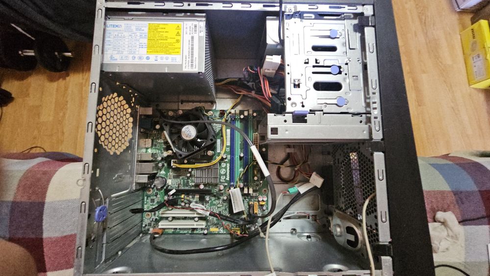Kit PC Lenovo ThinkCentre M58 Tower (Carcasa + Sursa + Placa de baza)