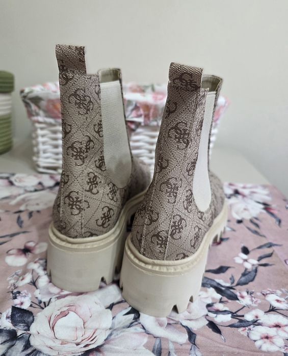 Ghete Guess marimea 37