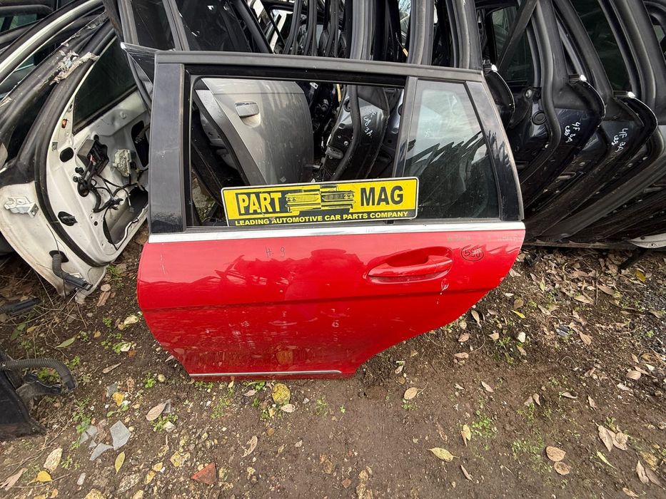 Задна лява врата  Мерцедес Mercedes W204 комби ном 9