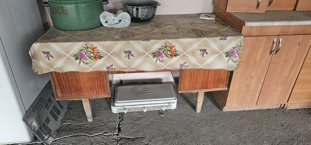 Шкаф, тумба и кровать