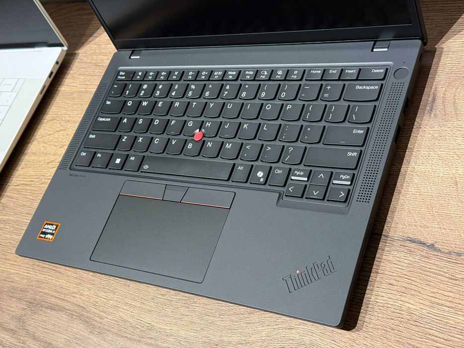 Laptop Lenovo ThinkPad P14s Gen 6 14" 2.8K OLED 120Hz AMD Ryzen AI 7 PRO 350 64GB Ram 1TB SSD