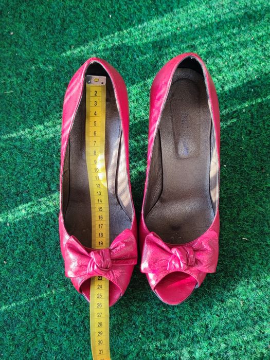 Български кожени обувки на токче