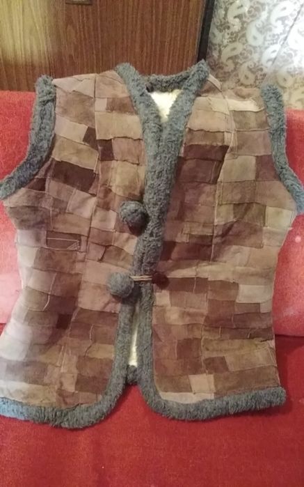 Продаем женскую одежду на осень.