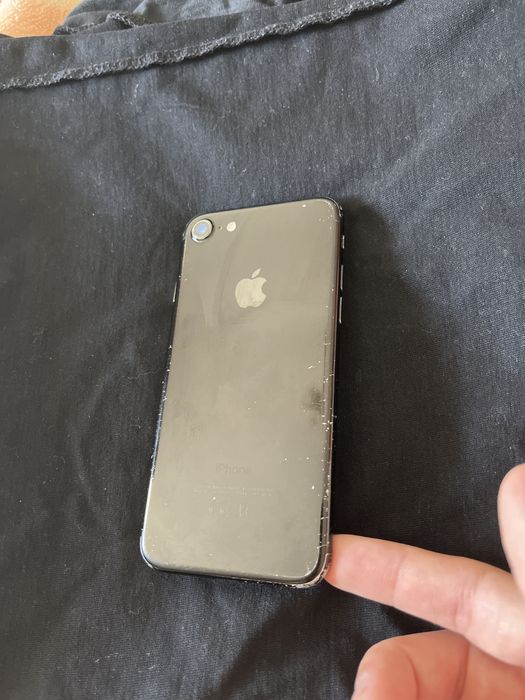 iPhone 7,