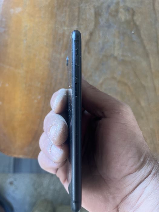 Телефон IPHONE SE-10