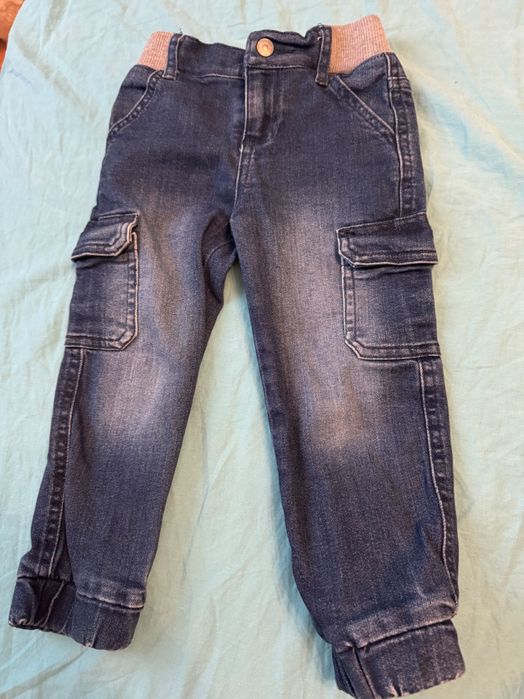 Guess- детски дънки 3 г