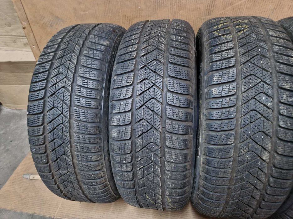 4 Pirelli R18 225/50
зимни гуми Runflat 
DOT3820