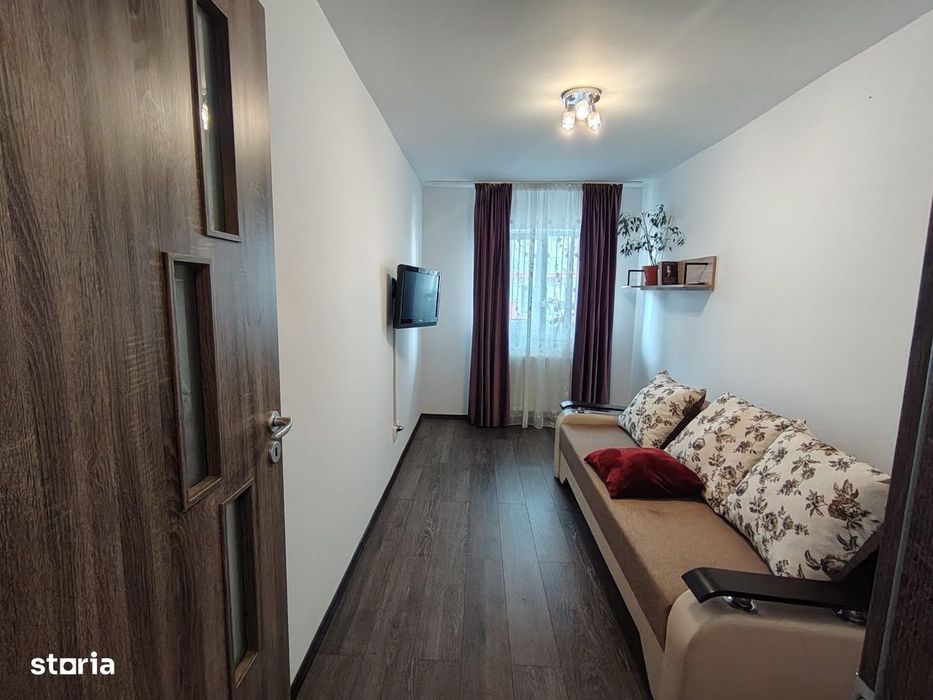 Apartament de vanzare 3 camere cu terasa, mobilat si utilat, parcare