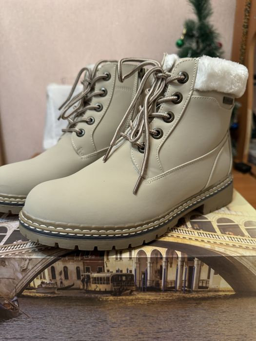 Продам зимние ботинки