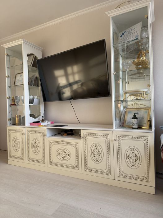 Шкаф , зеркало , мебель