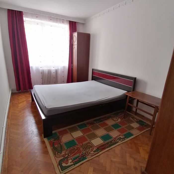 Închiriez apartament 2 camere decomandate