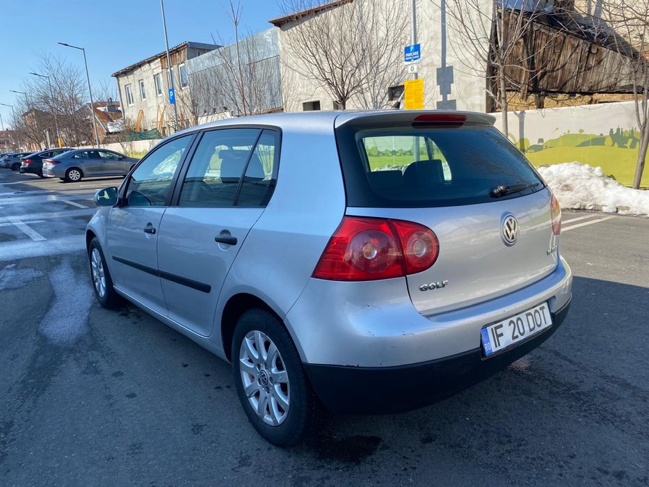 Volkswagen - Golf 5 1. 6 benzina  6 +1 - 115CP - 2007  stare excelentă
