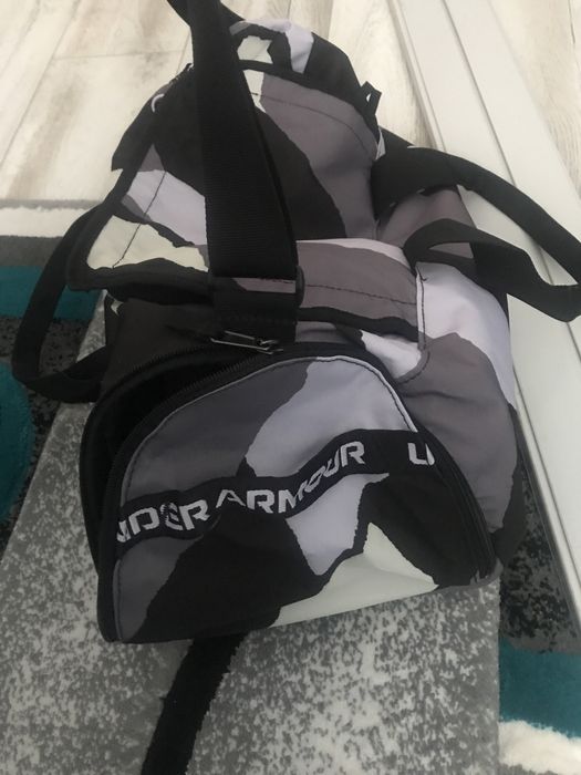 Geanta umar sport - underarmour