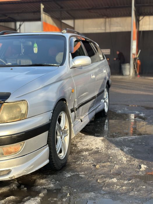 Toyota Caldina ST195