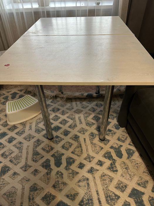 Продам стол, раскладывается