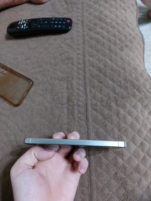 Продам Samsung S24 в отличном состоянии