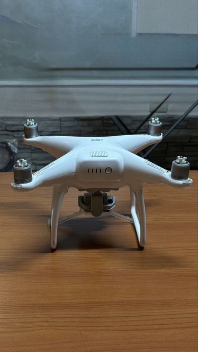 Продам Дрон Phantom 4 + 10 лопастей